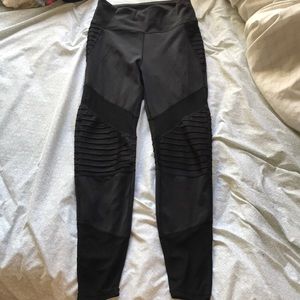 Black leggings with mesh